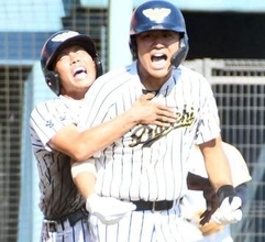 逆転サヨナラ勝ちの宮崎第一　上野夏寿馬が起死回生の同点3ラン「感情とかまり出ないんですけど」2度涙【高校野球宮崎大会】