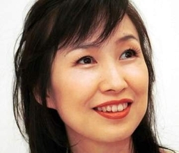 「スマホの待ち受け、コレに替えるか⁉」58歳・森口博子〝極ほそ紐〟ぴっちりドレス姿に衝撃「み、見て良いんですか？」「なんで急に」