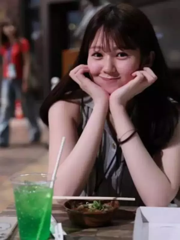 「生足」「まいった」競馬番組で〝ミニ丈〟サンタコスプレ披露！テレ東・冨田アナにSNS釘付け「え?そんなスカート??」「分かる人には分かるよね」