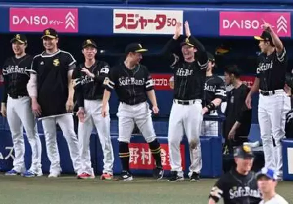 「野手あと一人。11回に追いつかれたどうしようかと…」小久保監督も安堵　今季チーム最長4時間39分の死闘を制しソフトバンクが最長の6連勝