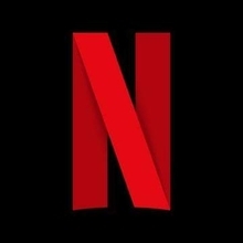 「看板の中に人が住んでる！」Netflix新作映画の斬新PRに反響続々「え、え、え本当に人いる…宣伝の気合よ」「このバイトしたい」の声