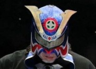 新日退団から18年...エル・サムライ〝還暦〟最新ショット＆伝説マスク披露「お元気そうで何より」「久々に姿見れて嬉しい」「画になるなあ！」