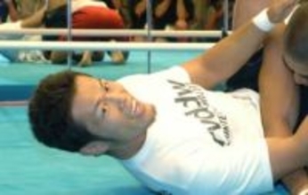 格闘家、作家、俳優、政治家…〝年男〟須藤元気の最新ショットに「華麗にスルリと…」「今年は熱が入りそう」