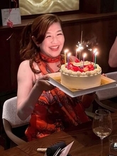 「とても広々」セレブ新居で豪華5ショット、料理家・杉山絵美に驚きの声「美味しいものを沢山食べていたんでしょうね」「なんだかメンバーがよくわからん」