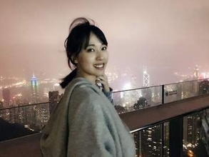 「なぜこんなところで…」大胆チューブトップ姿でコインパーキング歩く戸田恵梨香に「見てはいけないものを見てしまった」「似てるって思ったら本人」