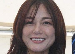 メンバー公認！MAXリナと相川七瀬〝そっくり〟ショットに「MAXって5人だっけ？」「どっちが七瀬だ？」「髪型違うだけだよね？」