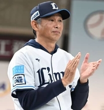 「ブリブリ振り回す選手を探してもらっています」　西武・西口監督、「守り勝つ野球」からの脱却へ大砲候補の新外国人野手獲得を示唆