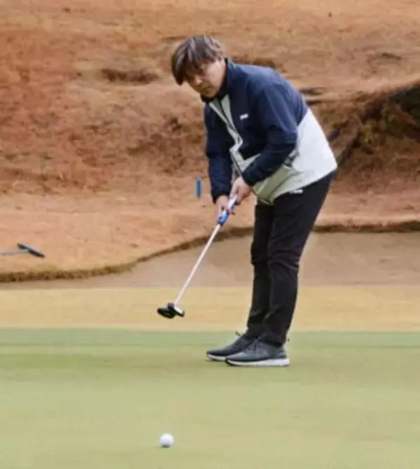 古都の神々も城彰二さんを歓迎！？　歴史の息づかいが聞こえる太宰府GC