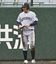 兄はソフトバンク育成の元「高校BIG3」…九州国際大付の佐倉仙亮　公式戦デビューで初安打も「守備でアピールしたい」【高校野球春季九州大会】