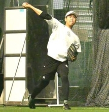 「スライダーはもっと使えると思うよ」　ベテラン捕手の言葉にソフトバンク育成4年目右腕が感謝　プロ初先発予定は雨天中止に