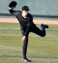 「いい1年にするぞ」　ソフトバンク大関友久、初タイトルの昨年に続く元旦登山　地元の名峰で初日の出　おみくじは大吉