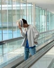 「これはビビる」「まさかの‼」箱根駅伝8区の沿道に〝あの有名女優〟が…！応援姿に「保奈美さんもいらしたのですね」「近くにいた方羨ましい」「うわぁ～凄い」反響続々