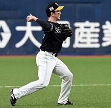 「一瞬、迷いが見えた。自分の中で準備ができていたのか」　ソフトバンク小久保監督、4失点につながった栗原陵矢の悪送球に苦言