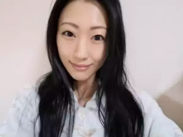 「入退院の繰り返し…」体調不良と休養から2年、壇蜜の〝新年ショット〟に衝撃「元気な姿が見えて」「焦らずゆっくり」「2026年も可愛い壇蜜さんで」