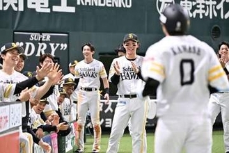 「コトイチ緊張しました」　ソフトバンク川瀬晃、途中出場し守備＆犠打で存在感　小久保監督「あそこしかないというバント」