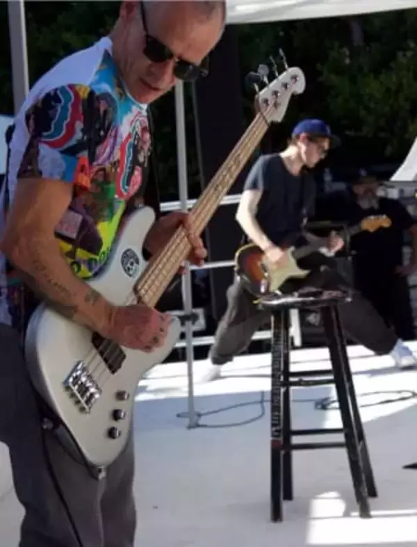 「日本は本当に素晴らしい！ただ…」世界的ベーシストが伝えた来日時の〝残念だったこと〟に反響「歴史や文化の違いだよね」「それでも魅力は損なわれないよ」