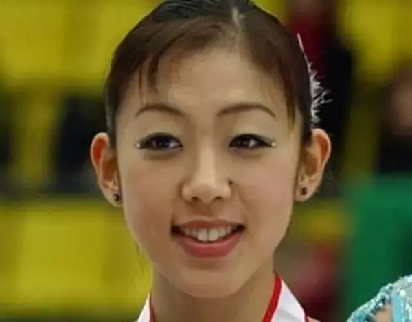 「アレ？」45歳・村主章枝さん〝あれが見えてる〟パンツ姿に騒然…妖艶ドレスの近影には「ゴージャス！」の声