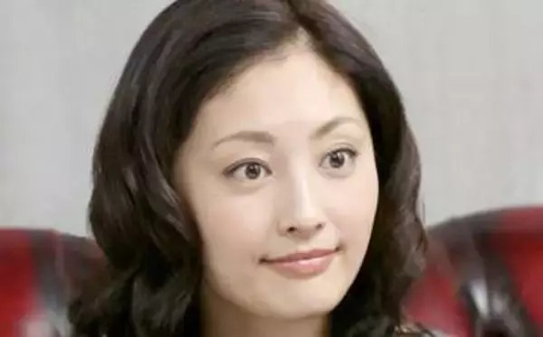 「ああ！！！絶対みたことあるんだけど…」常盤貴子との結婚から17年、名優の息子・長塚圭史の51歳誕生日ショットが話題