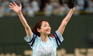 「めちゃくちゃ怖い」暴力夫から逃げる妻を怪演…吉岡里帆〝別人級〟ビジュアルに「鬼気迫る」「さらに振り切ってきた」の声