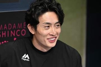 「痛いのは痛いでしょうけど」ソフトバンク小久保監督、左膝を痛めた周東佑京の状況を説明　試合前練習に参加　打撃練習も予定