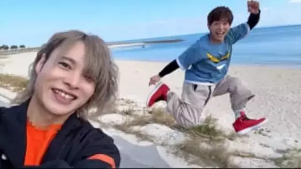 「2人が揃うなんてファンにはたまらない」〝ヒロアカ〟出久＆爆豪の声優〝勝利のスタンディング〟ショットに反響続々「スマホの壁紙に設定した」