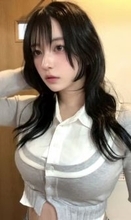 「ヒートテックが1番盛れる」麻倉瑞季のインナーショットにファン騒然「シンプルなのに破壊力すごい」「鎖骨！感謝！」