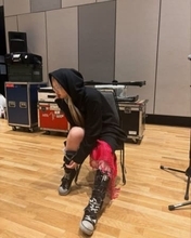 「まさか来ると思わなくて大号泣」紅白〝サプライズ登場〟に感涙…〝念願のコラボ実現〟に「HANAとちゃんみなかっこいい」「歌唱力に圧倒」の声