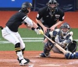 ソフトバンク小久保監督、勝負手ピタリ　3番栗原陵矢に送りバント　代打・中村晃が勝ち越し適時打　同点劇には代走・庄子雄大が貴重な二盗