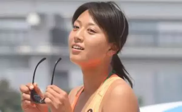 「隣にいても浅尾美和と気づかない自信がある」引退から14年、母となった〝ビーチの妖精〟家族4ショットに反響「あの浅尾さんがもう40歳!」「素敵なお母さん♡」