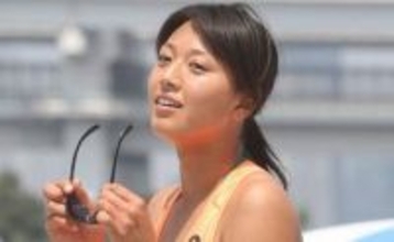 「隣にいても浅尾美和と気づかない自信がある」引退から14年、母となった〝ビーチの妖精〟家族4ショットに反響「あの浅尾さんがもう40歳!」「素敵なお母さん♡」