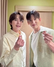 「ギュライン最高」東方神起チャンミンとSJキュヒョンの密着ハートショットが話題に「37歳おじさん同士のハートが何故こんなに尊いのか」