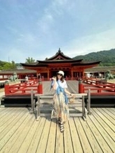 悪性腫瘍闘病も経験…38歳の麻美ゆま〝18年振り青森〟降臨ショットに「あの頃から変わらない」「会いたかったな」の声