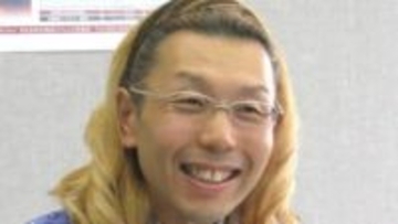 米大統領や天皇陛下の花をプロデュース、00年代にテレビでも人気者に…華道家の假屋崎省吾さん、67歳の最新姿に反響「本当にパワフル」「エレガントなおじ様」