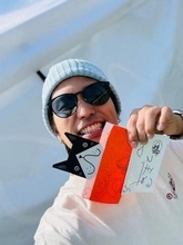 「働いてるの!?えぇ!!」昨年電撃婚…現役トップアイドルが意外な場所で〝激レア〟姿！桐山照史に驚き「似てる人かと思ったら本物?」「二度見のビックリ」