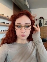 「アウトでしょ」〝露出度MAX〟透け透けドレス...批判に反論〝ダメ押し〟ショット！チャペル・ローン投稿に意見さまざま「ドレス痛そうやな…」「めちゃくちゃ女神」