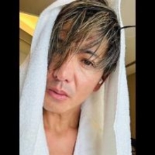 「たくちゃろとプリ♡」ギャルと53歳木村拓哉の〝ラブラブ相合傘〟に驚愕！「さすが平成を抱いた男」「改めてすごさ感じた」エルフ荒川の投稿に反響続々