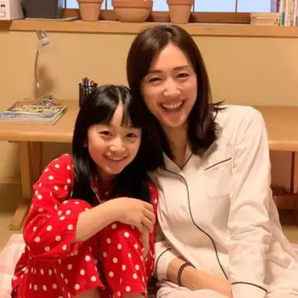 「もう卒業！」「びっくり」〝ぎぼむす〟綾瀬はるか娘役から8年…在学中にNZ留学、高3になった横溝菜帆〝高校生活ふり返りショット〟に「制服姿が可愛すぎるなー！」反響続々