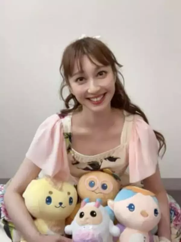 「ちょっと天然な2人」9歳差Wしょうこ〝ハートマーク2ショット〟に反響「珍道中、期待しています」