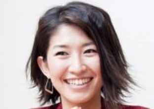 芸能界引退から6年〝高市内閣政務官〟元グラドル...強風の中〝ピンクファッション〟で街頭活動「えらい風」「そこら辺のタレント議員とは」と反響の声