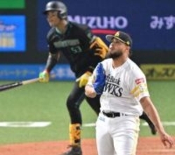 「あれは打った水谷をほめるべき」　ソフトバンク小久保監督、リリーフ陣の奮闘たたえる　「光もあのポジションでよく投げた」