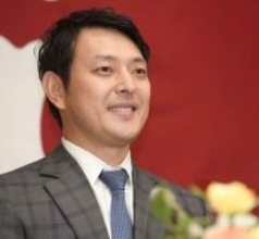 「すっぴんまどかさん」義父はライバル球団コーチ、岩隈久志さん家族勢ぞろい6ショットに反響「憧れのファミリー」
