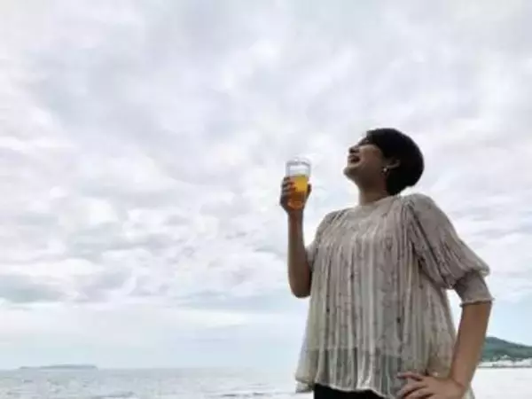 「あら？痩せた?」突然の退社から4カ月…元テレビ西日本・佐藤有里香アナ〝ほっそり〟近影に「スラっとされました？」「痩せましたよね〜」