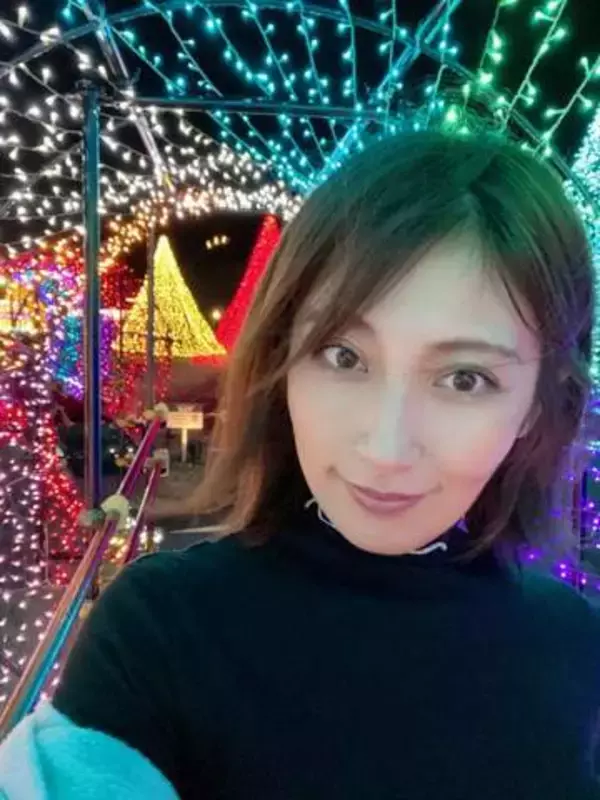 「どうなったらこんなポーズで自撮りする気に…」熊田曜子、衝撃〝ショーパン開脚〟ショットに仰天「狙いすぎやろ！」「岐阜の誇りだぜ」
