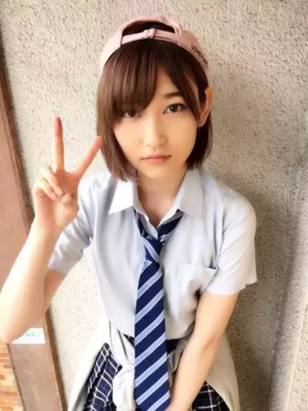 「今どこで何してる？」人気グループ卒業→高級キャバクラ勤務…27歳になった志田愛佳〝アイドル時代を彷彿〟胸元ザックリ近影公開に反響続々