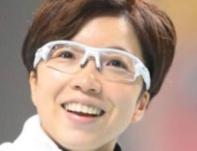 スケート小平奈緒さん〝意外すぎる転身〟新たな決意ショットに「いつか伺いたい」「良い出会いをされた」「笑顔に癒される」「周囲への感謝を大事にして生きる姿勢に憧れます」の声