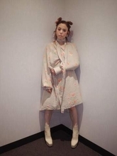 「Charaのが私のなかで完璧」〝背中のタトゥー〟Charaに脚光「えっっっ知らなかった」「なにやってもカッコよく見える」「うなじにスミレの…」