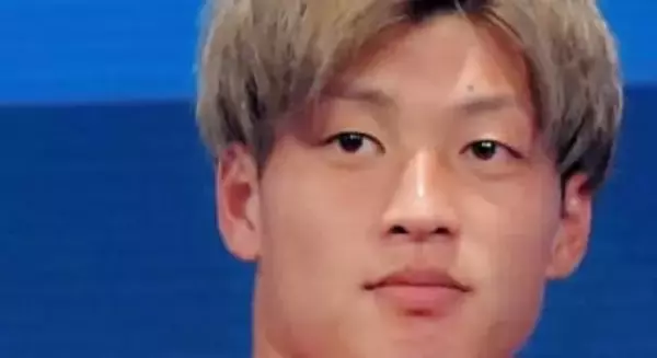 7歳年上女房とエッフェル塔の前で…元日本代表と女優〝新婚旅行ラブラブショット〟に反響「今年も熱くトモニタタカオウ」立田悠悟と松宮なつオフショットが話題