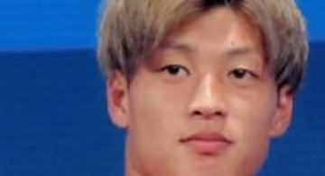 7歳年上女房とエッフェル塔の前で…元日本代表と女優〝新婚旅行ラブラブショット〟に反響「今年も熱くトモニタタカオウ」立田悠悟と松宮なつオフショットが話題