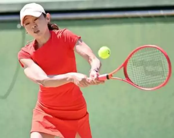 波形純理、荒川夏帆が2回戦に進出【福岡国際女子テニス】