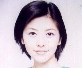 「V6の元メンバーの奥さんですね」結婚10年、2児の母になった47歳白石美帆の近影が話題「痩せすぎですね」「ショートボブもなかなか」